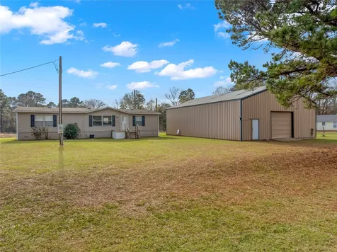 220 Pr 8464 Broaddus TX 75929