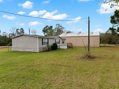 220 Pr 8464 Broaddus TX 75929