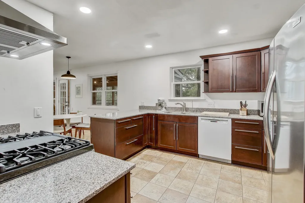 11831 Carshalton Drive Austin TX 78758