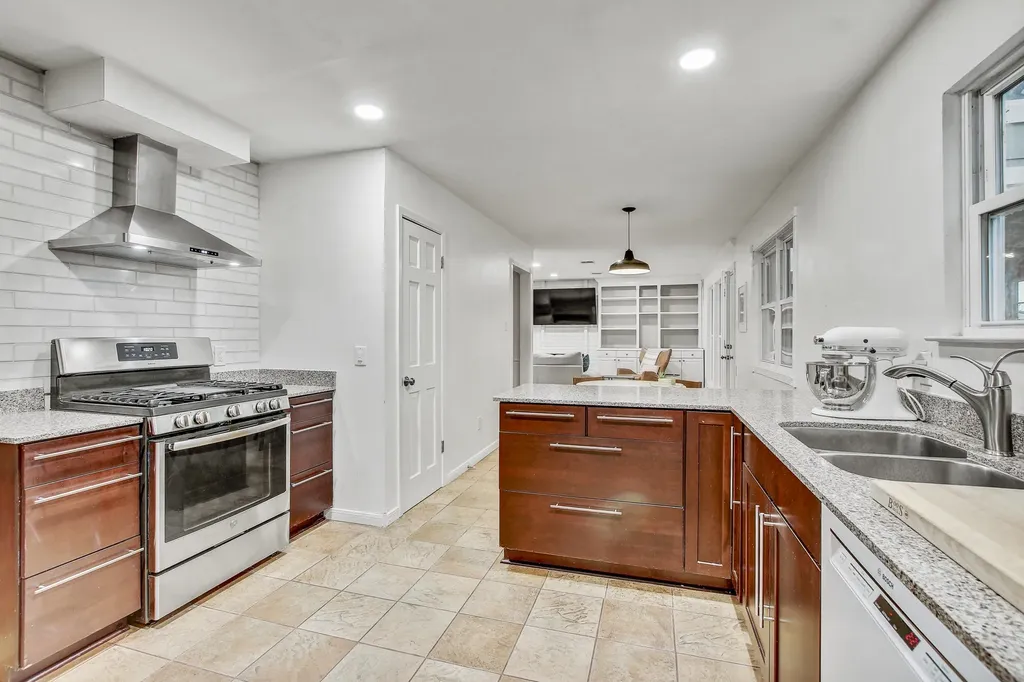 11831 Carshalton Drive Austin TX 78758