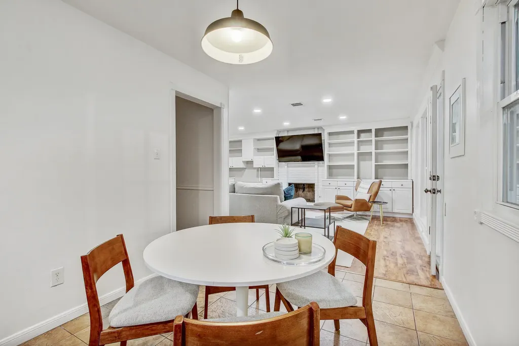 11831 Carshalton Drive Austin TX 78758