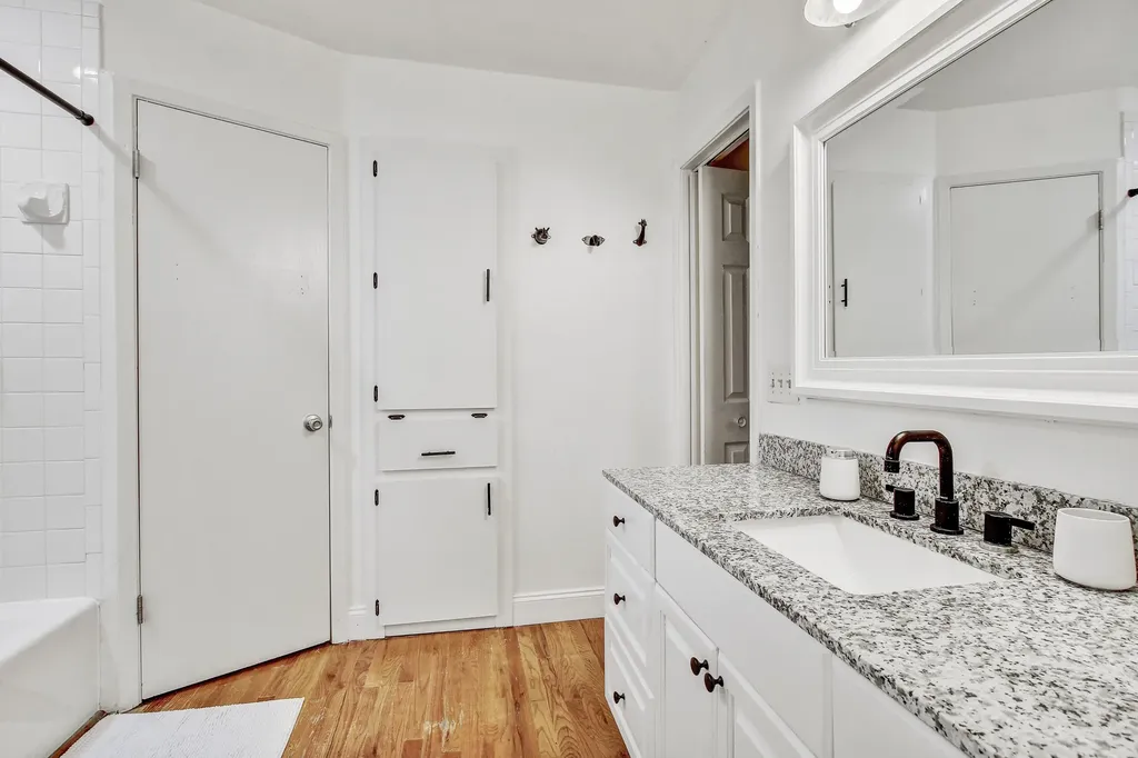 11831 Carshalton Drive Austin TX 78758
