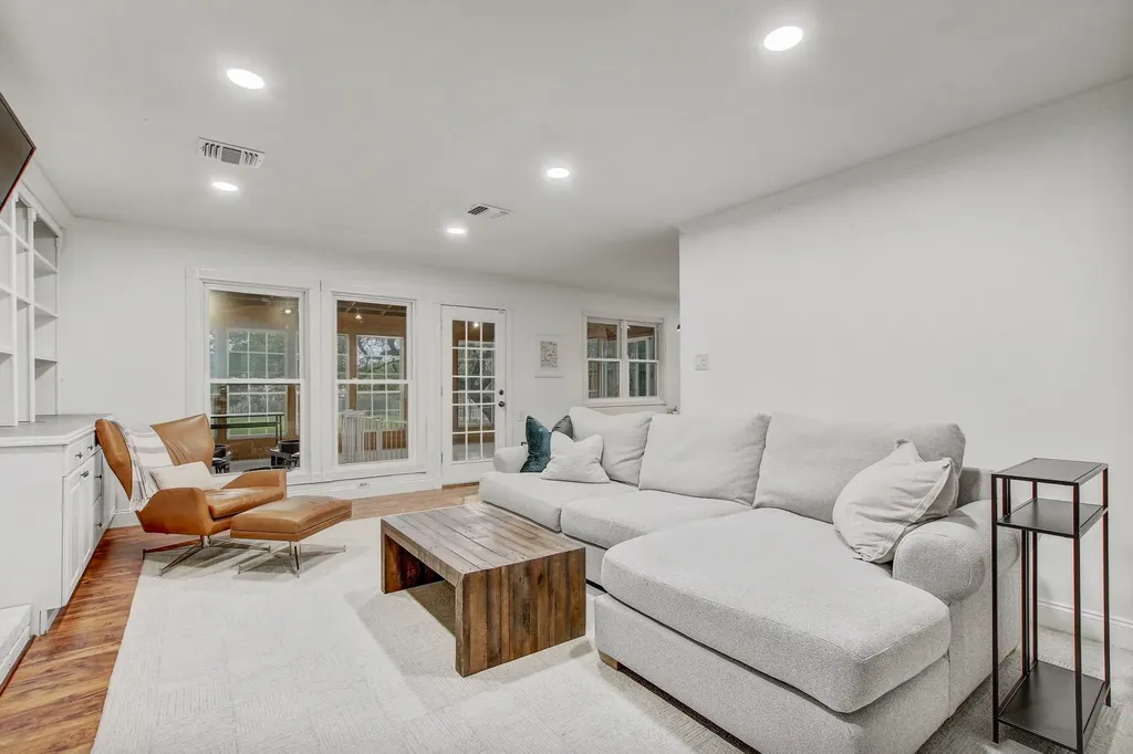11831 Carshalton Drive Austin TX 78758
