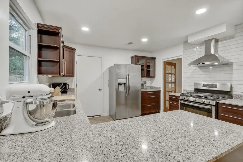 11831 Carshalton Drive Austin TX 78758