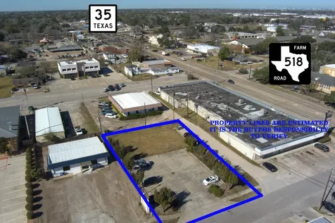 2408 & 2409 S Park Avenue Pearland TX 77581