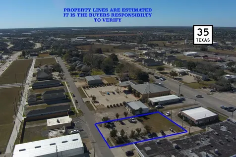 2408 & 2409 S Park Avenue Pearland TX 77581