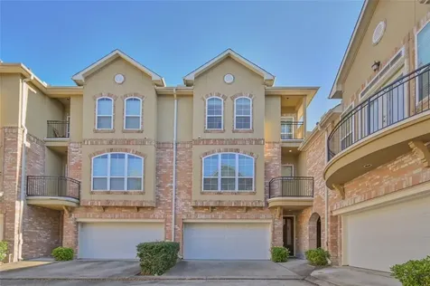 42 Versante Court Houston TX 77070