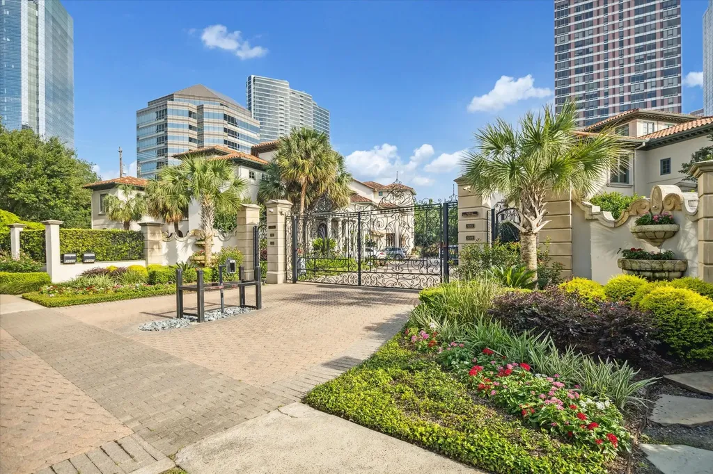 5007 Cedar Creek Drive Houston TX 77056