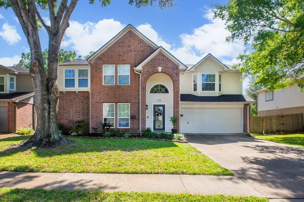 1714 Oak Valley Drive Kemah TX 77565