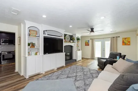 1714 Oak Valley Drive Kemah TX 77565