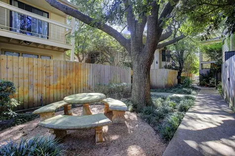 1881 Bering Drive 12 Houston TX 77057