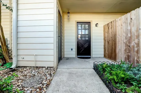 1881 Bering Drive 12 Houston TX 77057