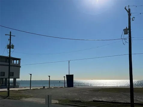 1328 Avenue N 1/2 Galveston TX 77550