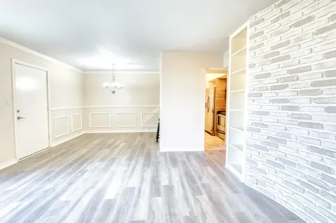 2201 Fountain View Drive J 15 Houston TX 77057