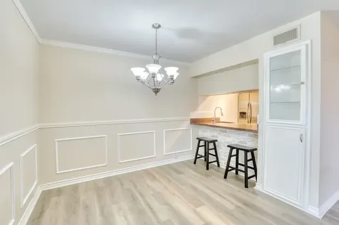 2201 Fountain View Drive J 15 Houston TX 77057