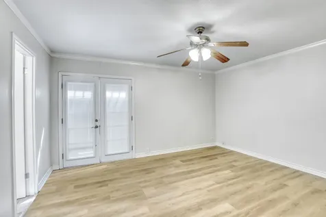 2201 Fountain View Drive J 15 Houston TX 77057