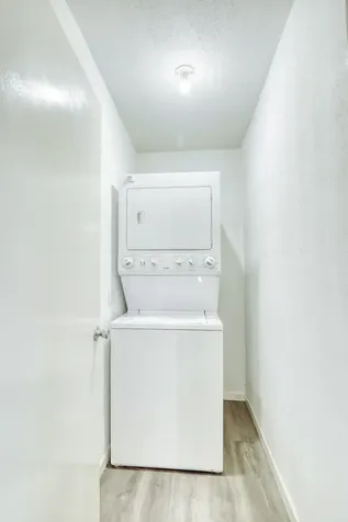 2201 Fountain View Drive J 15 Houston TX 77057