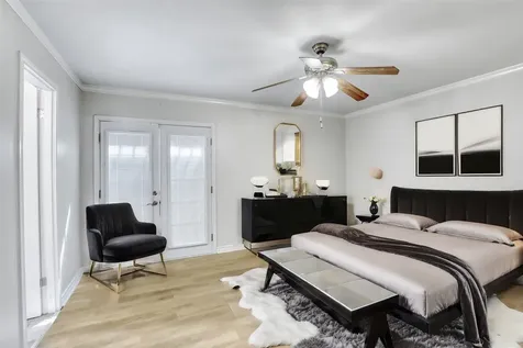 2201 Fountain View Drive J 15 Houston TX 77057
