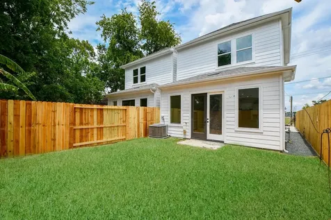 2305 Maury Street Houston TX 77026
