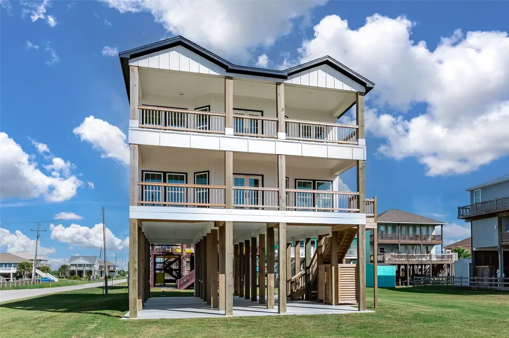 101 Ocean Shore Drive Crystal Beach TX 77650