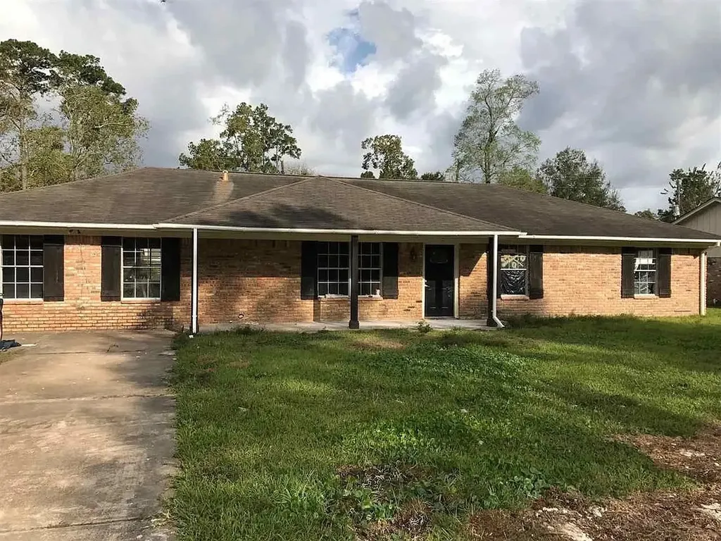 134 Woodlawn Drive Sour Lake TX 77659