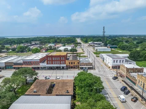 107 E Main Street Eagle Lake TX 77434