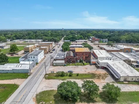 107 E Main Street Eagle Lake TX 77434
