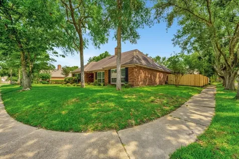 15402 Willow Shores Drive Houston TX 77062