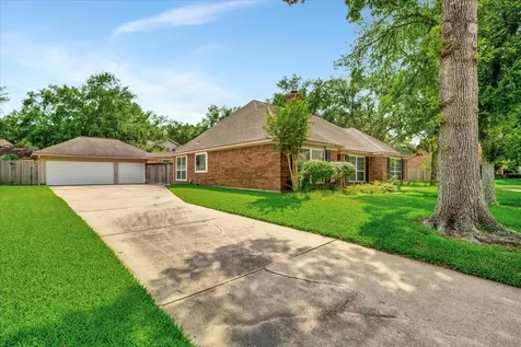 15402 Willow Shores Drive Houston TX 77062