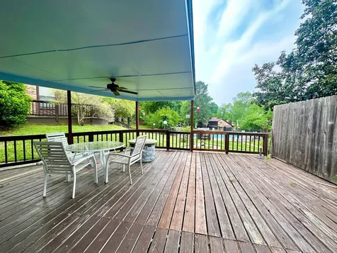200 Fountain Lake W 128 Livingston TX 77351