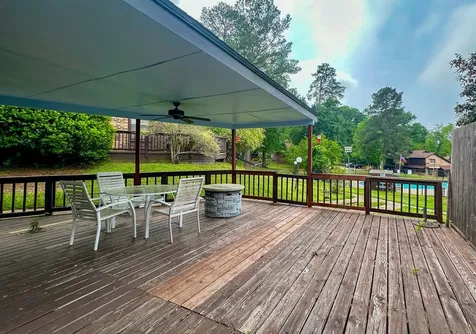 200 Fountain Lake W 128 Livingston TX 77351