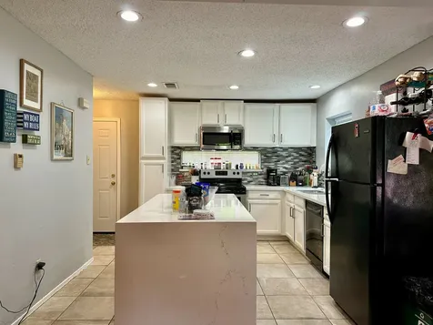 200 Fountain Lake W 128 Livingston TX 77351