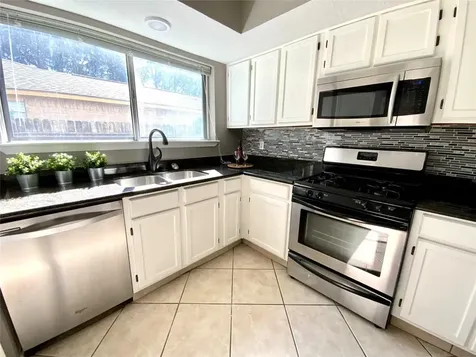1139 W Brompton Drive Pearland TX 77584