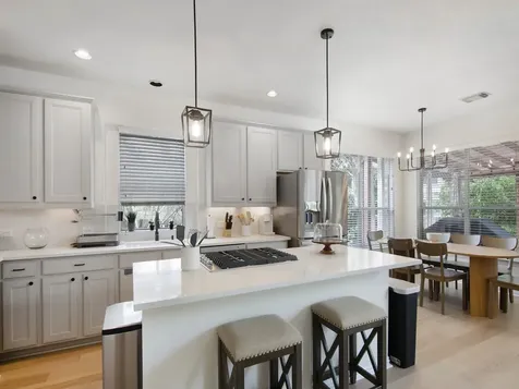 11 Barlow Court The Woodlands TX 77382