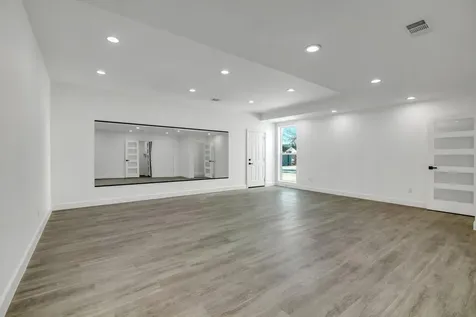 12564 Memorial Drive Houston TX 77024