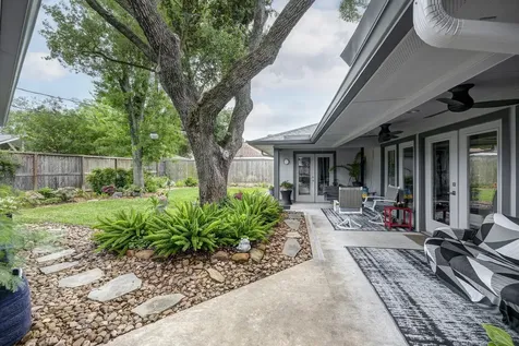 2750 Fontana Drive Houston TX 77043