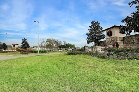 223 Sunset Colony Drive Rosharon TX 77583