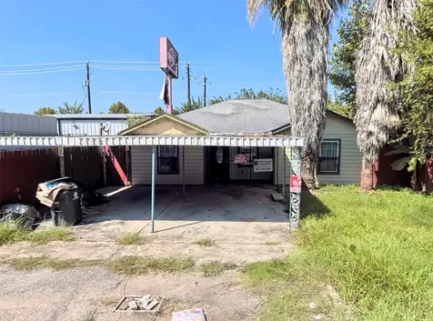 205 28th Street Houston TX 77008