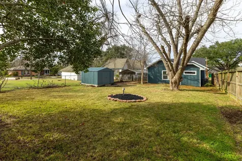 102 E Valverde Street Brenham TX 77833