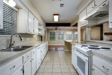 13215 Lake Breeze Lane Willis TX 77318