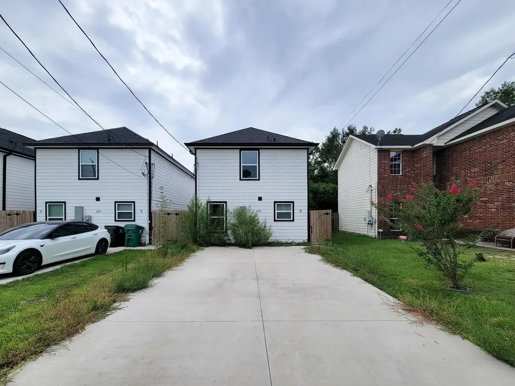 8122 Sterling Shire Street B Houston TX 77078