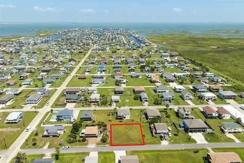 15 Lewis Scott Jamaica Beach TX 77554