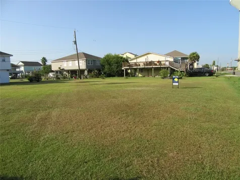 15 Lewis Scott Jamaica Beach TX 77554