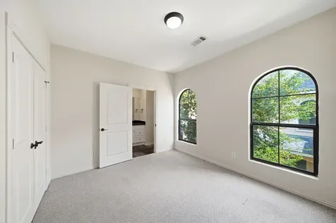 5310 Larkin Street B Houston TX 77007