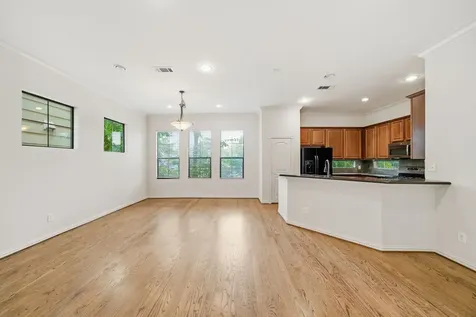 5310 Larkin Street B Houston TX 77007