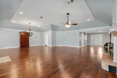 904 Holland Street Navasota TX 77868