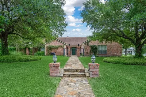 904 Holland Street Navasota TX 77868