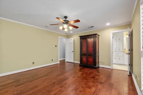 904 Holland Street Navasota TX 77868