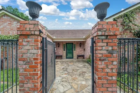 904 Holland Street Navasota TX 77868