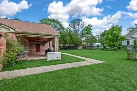 904 Holland Street Navasota TX 77868